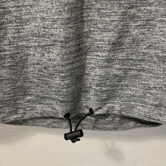 Gymshark cropped long sleeve workout top with cut our at elbow. Grey. Size M - Picture 7 of 9